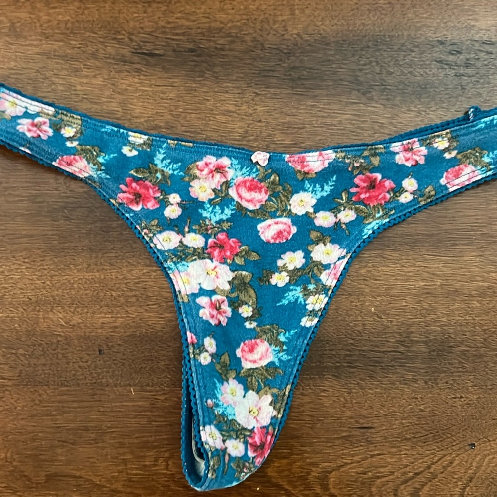 Victoria’s Secret cotton thong floral print